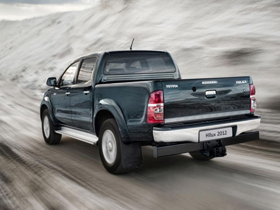  Toyota Hilux Double Cab 2011 года  (фото 2 из 11)